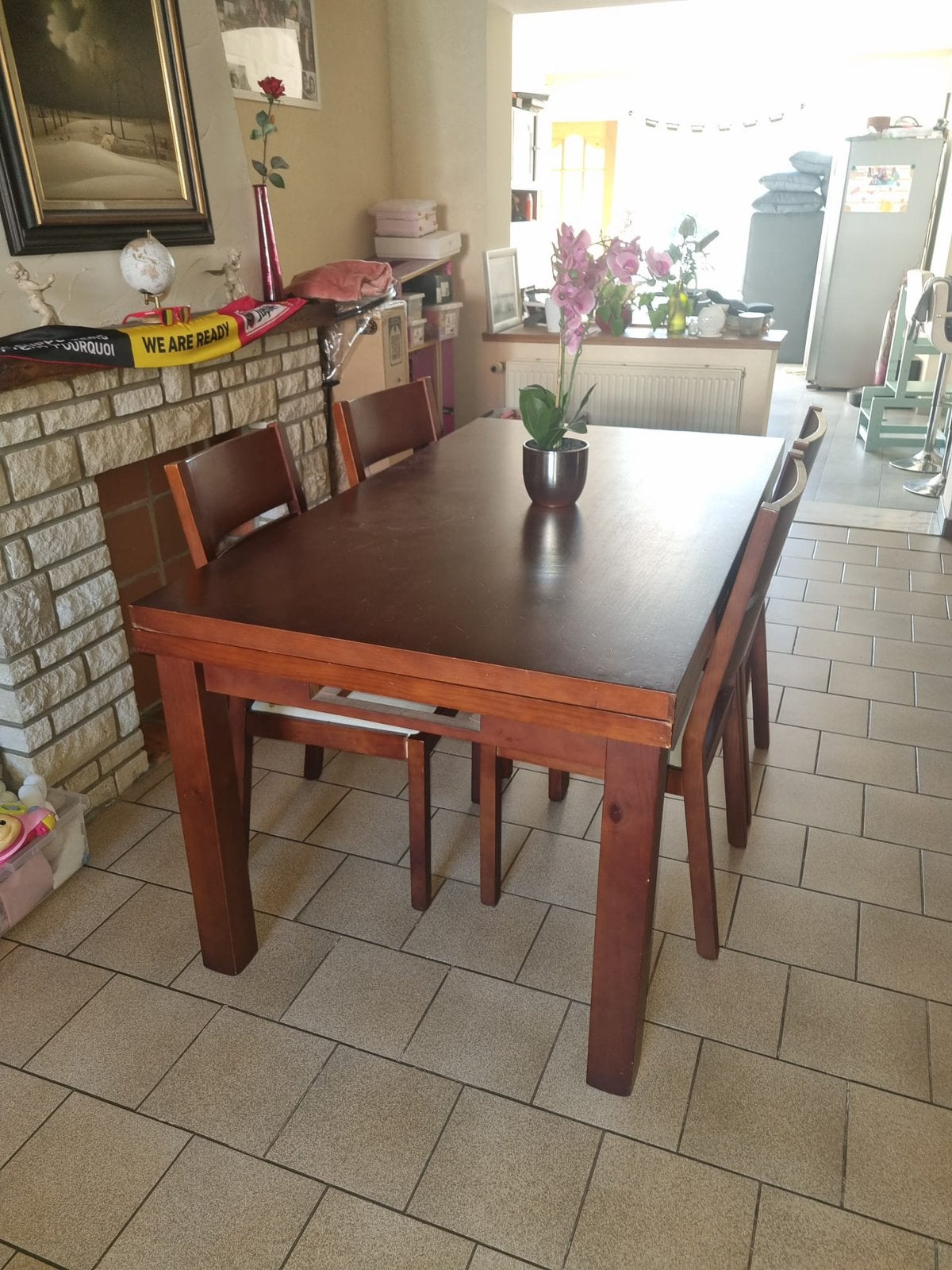Tables, 4+2 chaises, buffet, Enlèvement, Utilisé