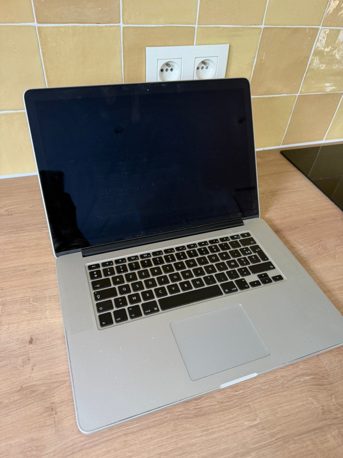 Apple MacBook Pro 15" (Model A1398) Defect / Voor onderdelen, Computers en Software, Ophalen, Zo goed als nieuw, 15 inch, MacBook