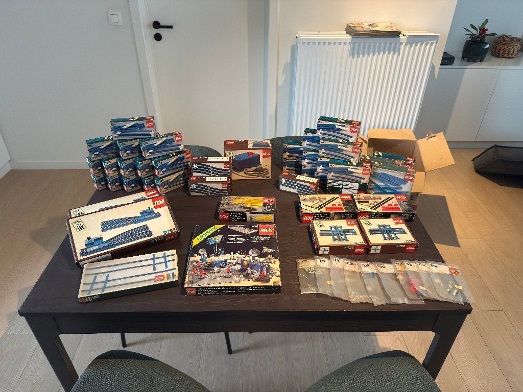 Vintage Lego Lot - Prijs van alles te bespreken, Kinderen en Baby's, Speelgoed | Duplo en Lego, Nieuw, Lego, Complete set, Compleet