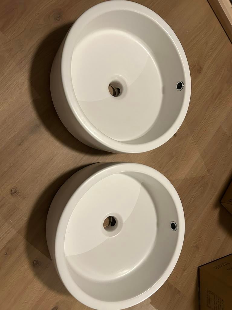 2x witte matte waskommen, Ophalen, Zo goed als nieuw