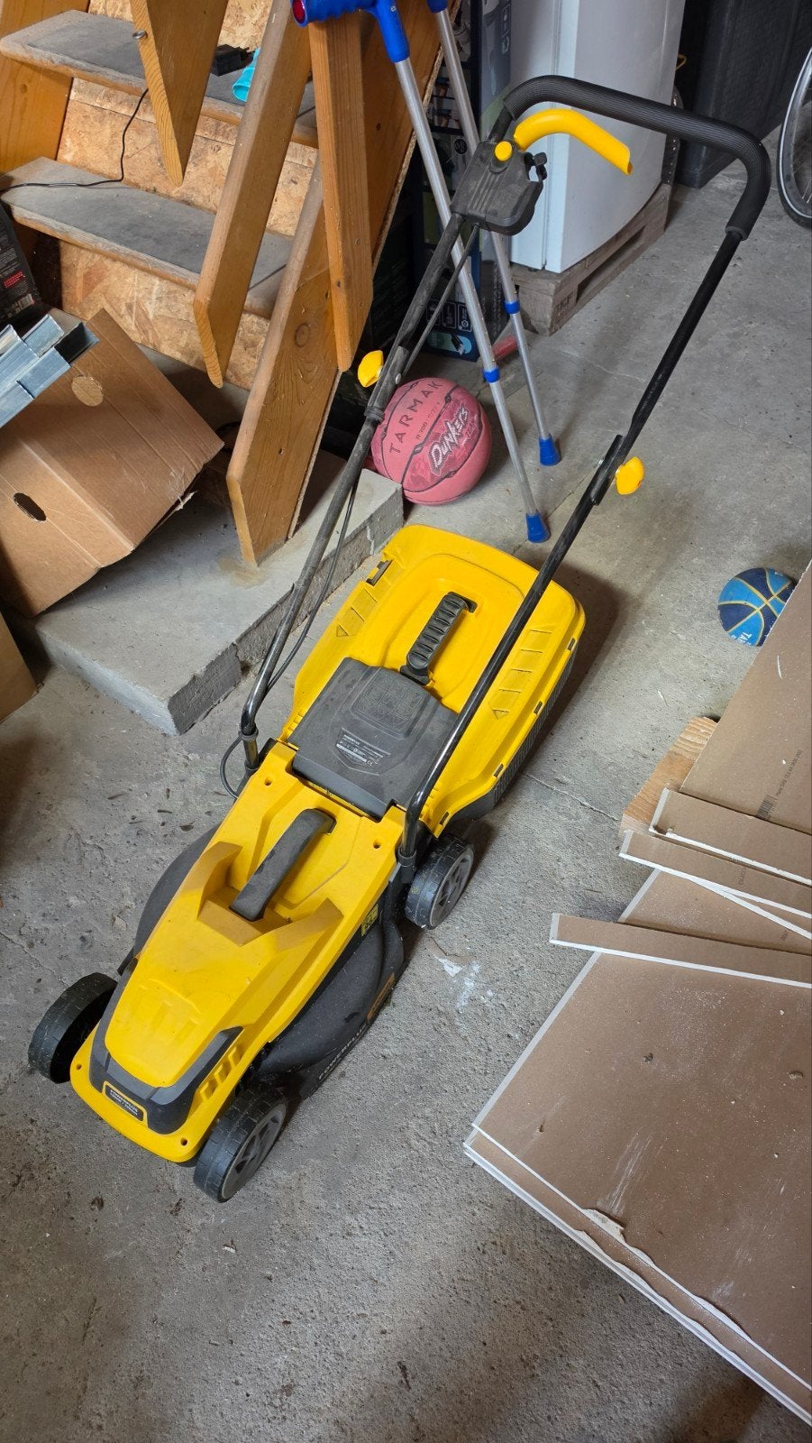 Grasmaaier verticuteermachine, Ophalen