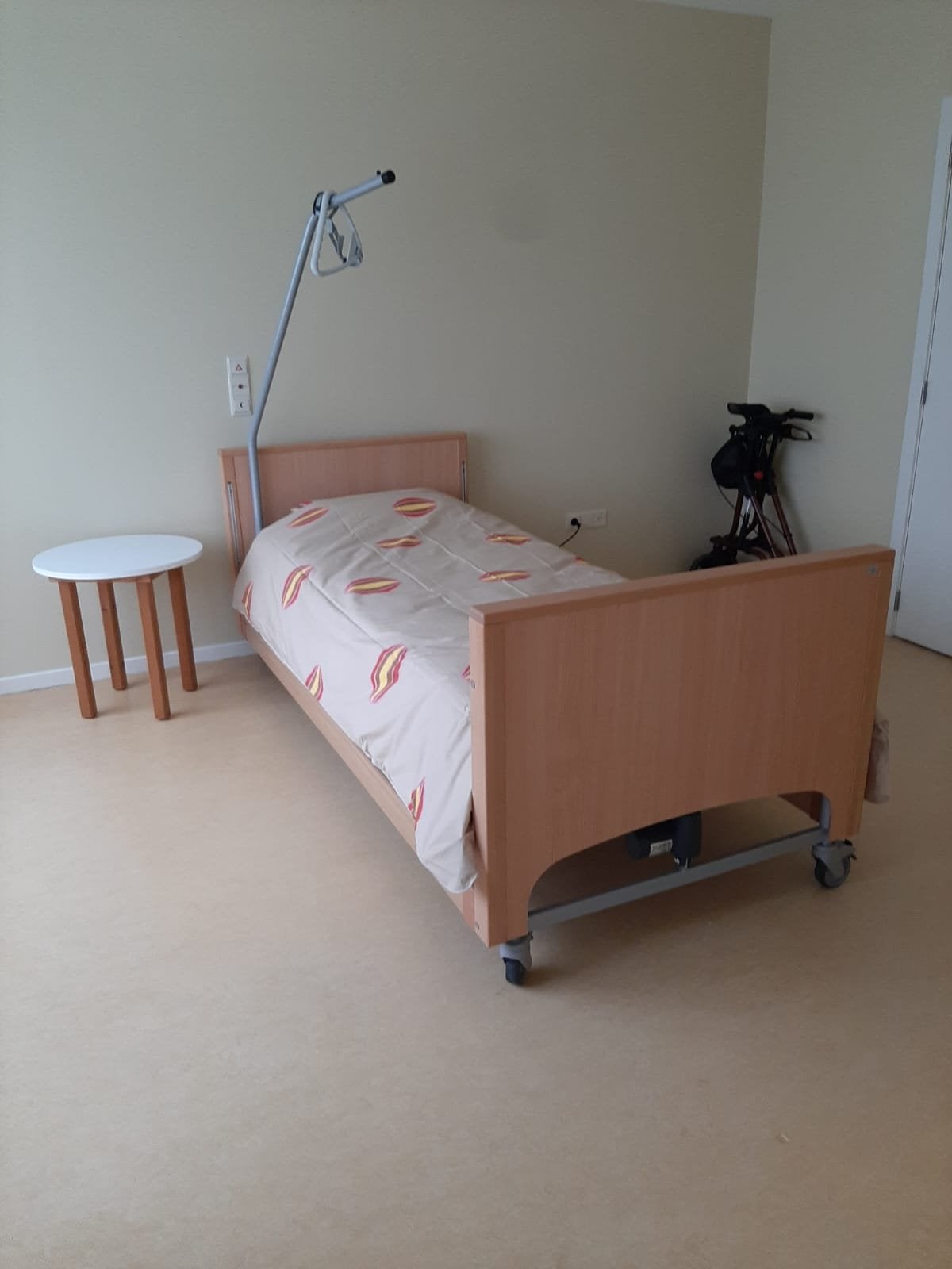 Elektrisch ziekenhuisbed PERFECTE STAAT, Enlèvement, Comme neuf