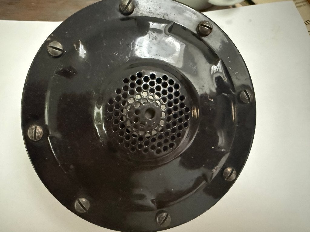 Gebruikte Hella 6 volt claxon, diameter 12,3 cm, NIEUW, Verzenden