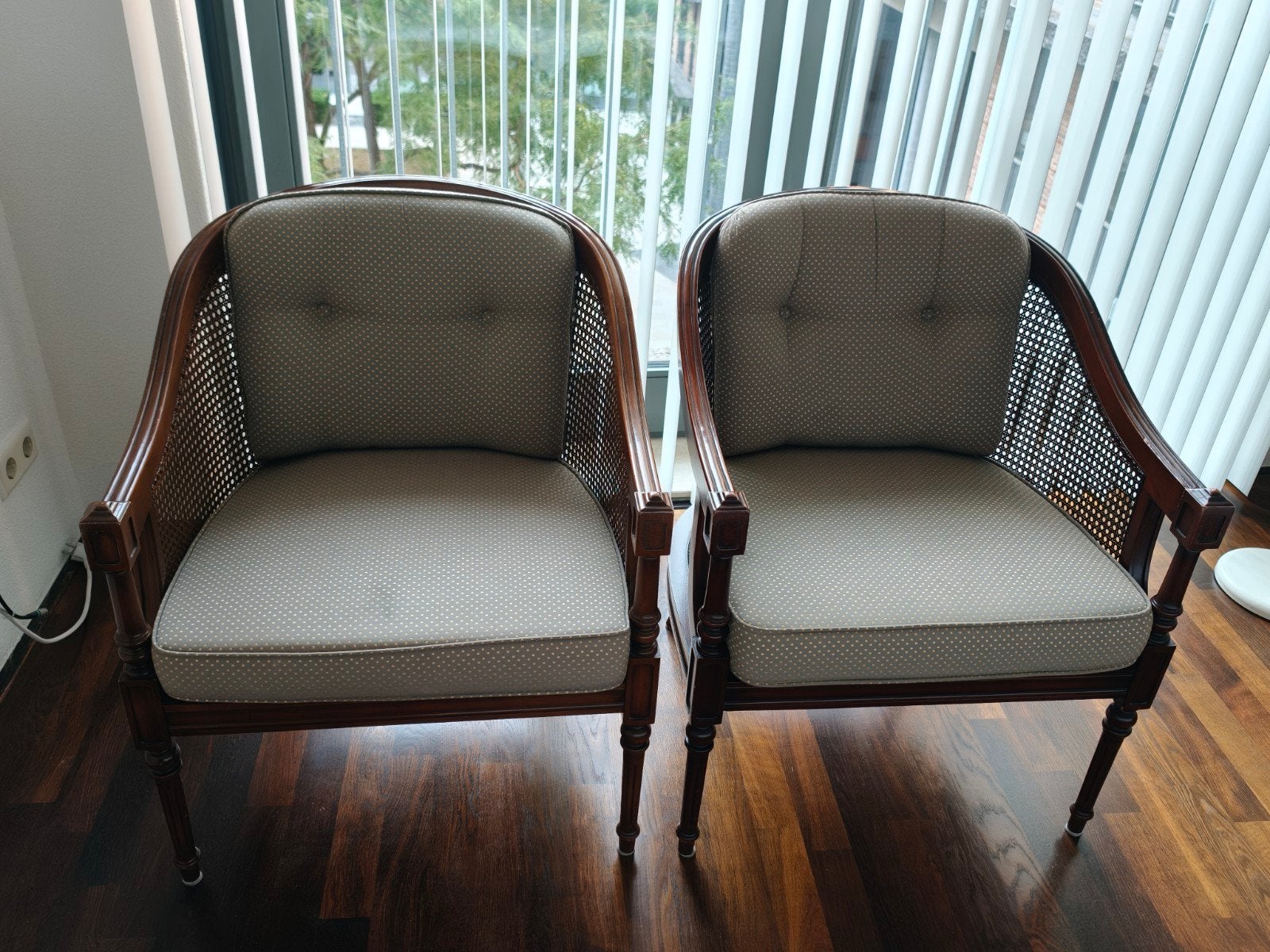 set van 2 klassieke fauteuils met rotan en kussens, Ophalen