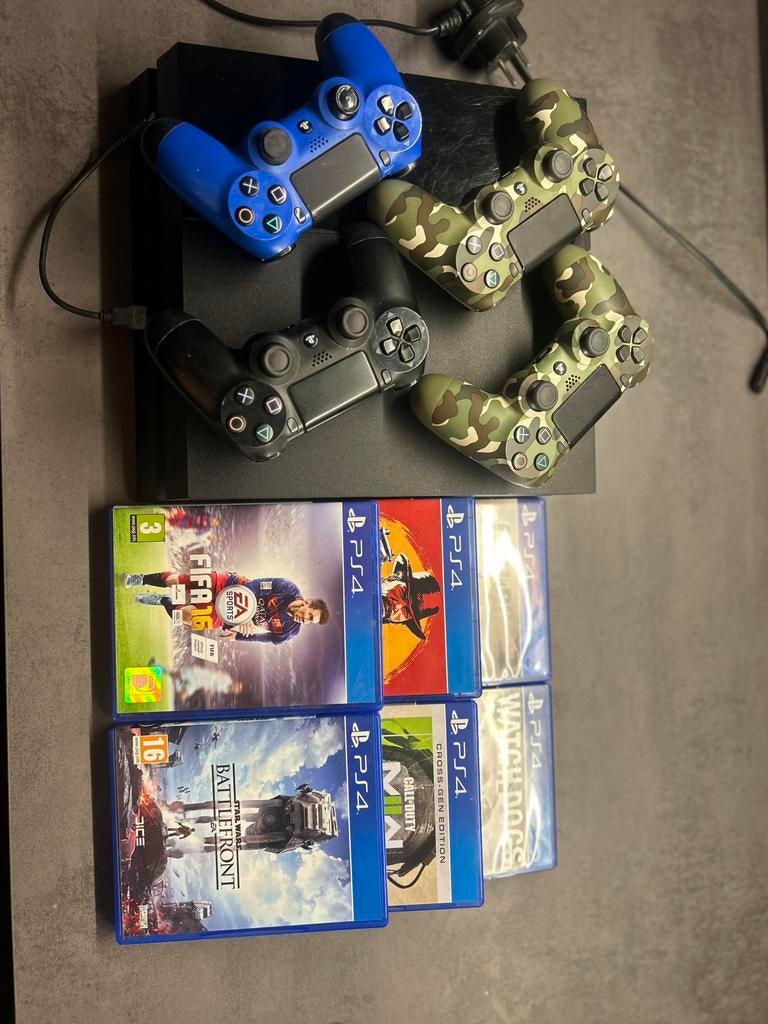 Ps4 + 4 controllers + 6 games, Games en Spelcomputers, Spelcomputers | Sony PlayStation 4, Ophalen of Verzenden, Zo goed als nieuw