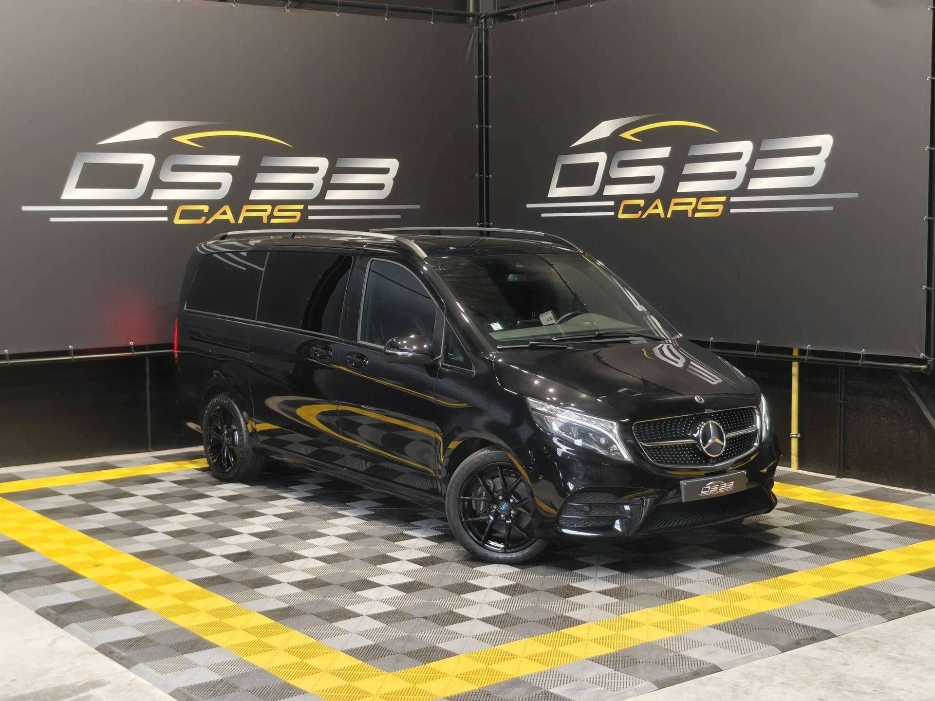 Mercedes-Benz V 300 d AMG+Night 5-Zit/LED/Leder/ElecDeuren/3, Autos, Euro 6, Entreprise, Entretenue par le concessionnaire, 5 portes
