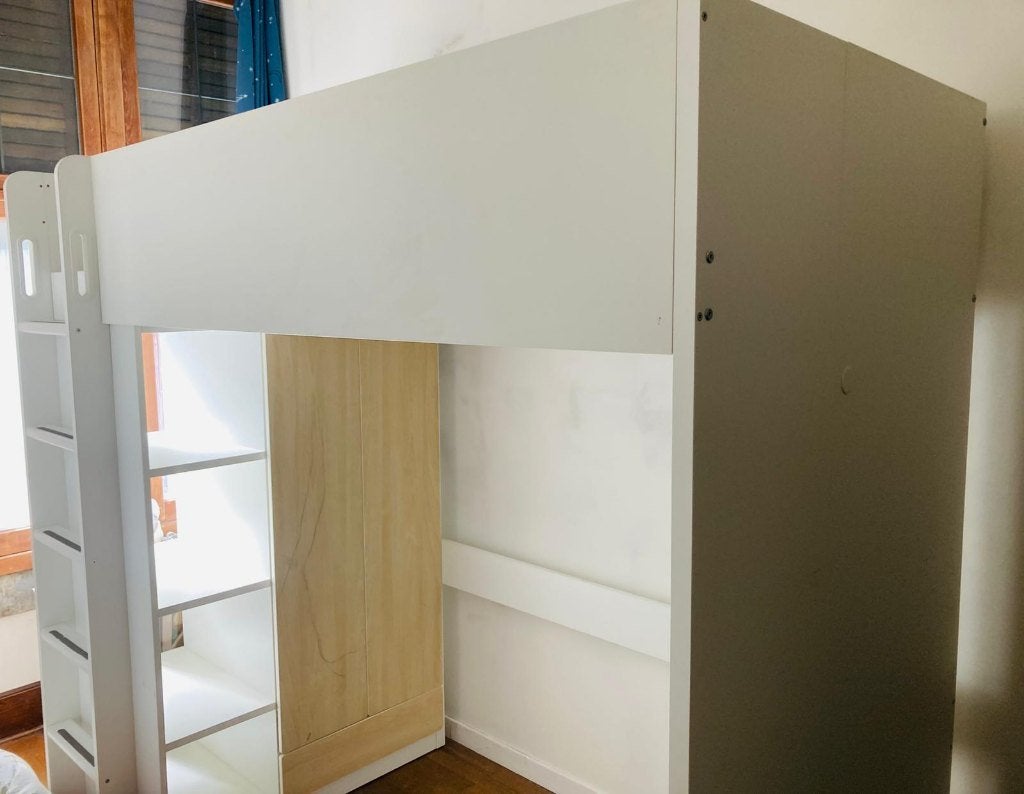 Lit(s) mezzanine avec bureau et armoire (Ikea Smastad), Huis en Inrichting, Slaapkamer | Stapelbedden en Hoogslapers, Zo goed als nieuw