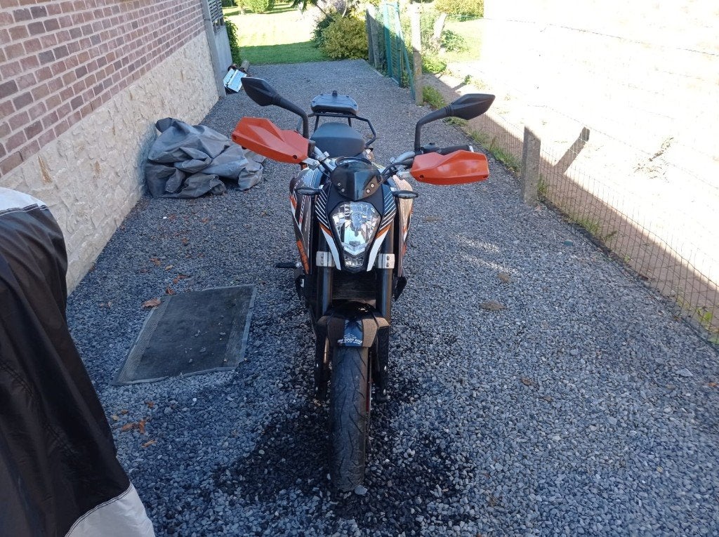 KTM 390 Duke à l'état de neuf !, Motos, 390 cm³, 12 à 35 kW, ABS, 1 cylindre