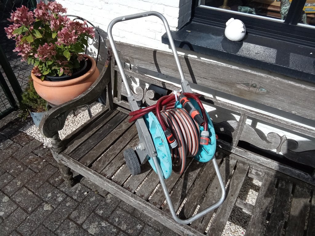 Tuinslang minstens 20 m op tuinhaspel met tuinsproeier enzv., Ophalen, Gebruikt, Tuinslang
