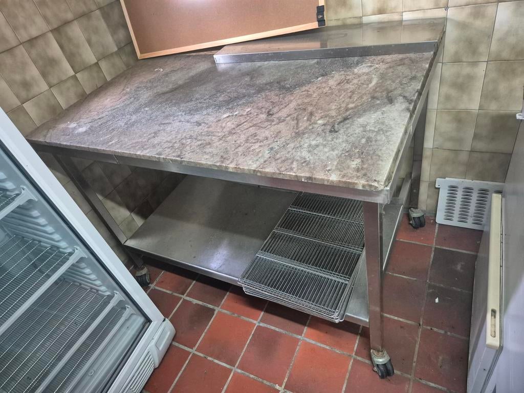 Marmeren tafel, Ophalen