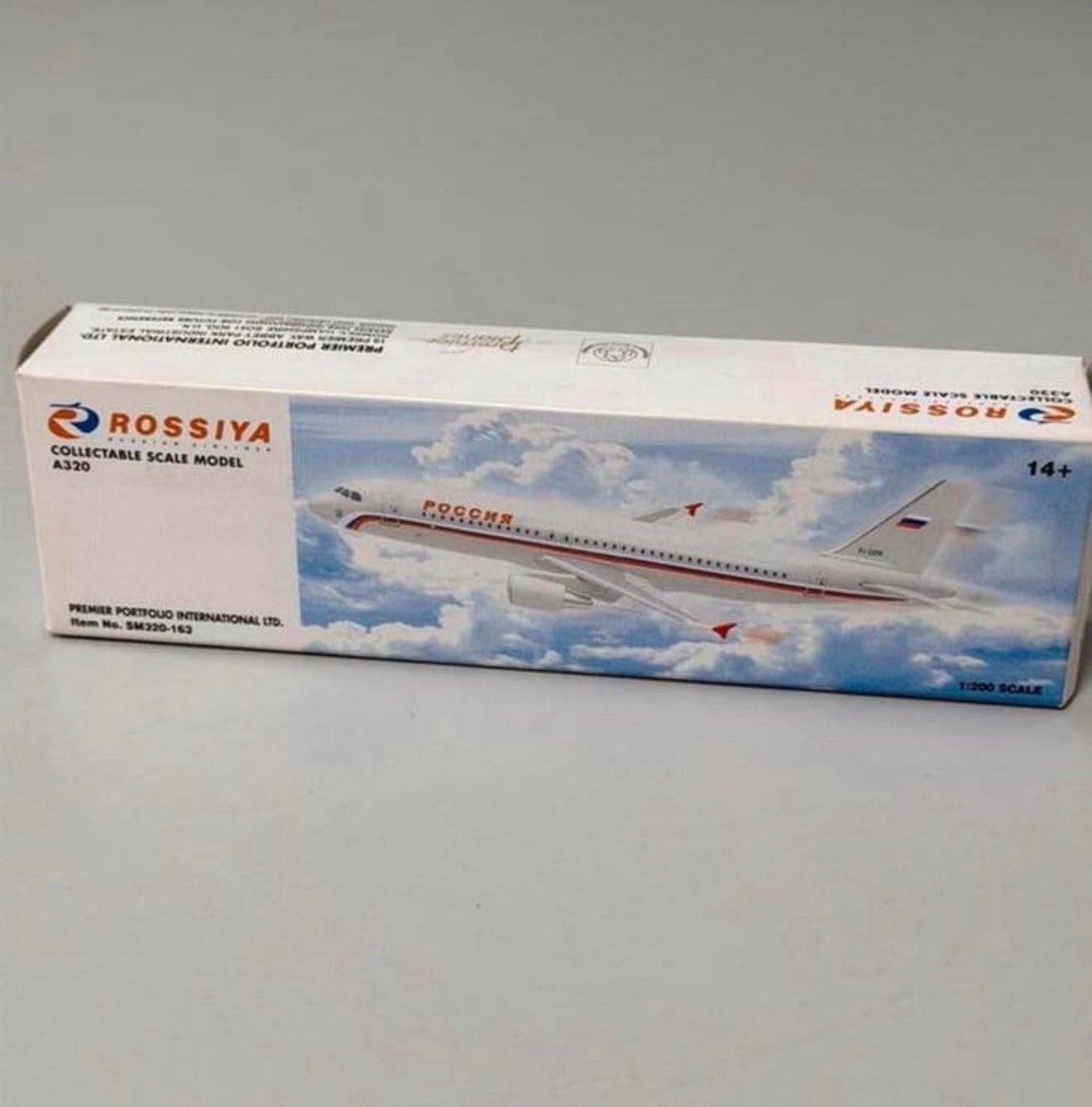 Rossiya Airlines Airbus A320 modèle réduit 1:200 neuf boîte, Enlèvement ou Envoi, Neuf, 1:144 à 1:200, Avion