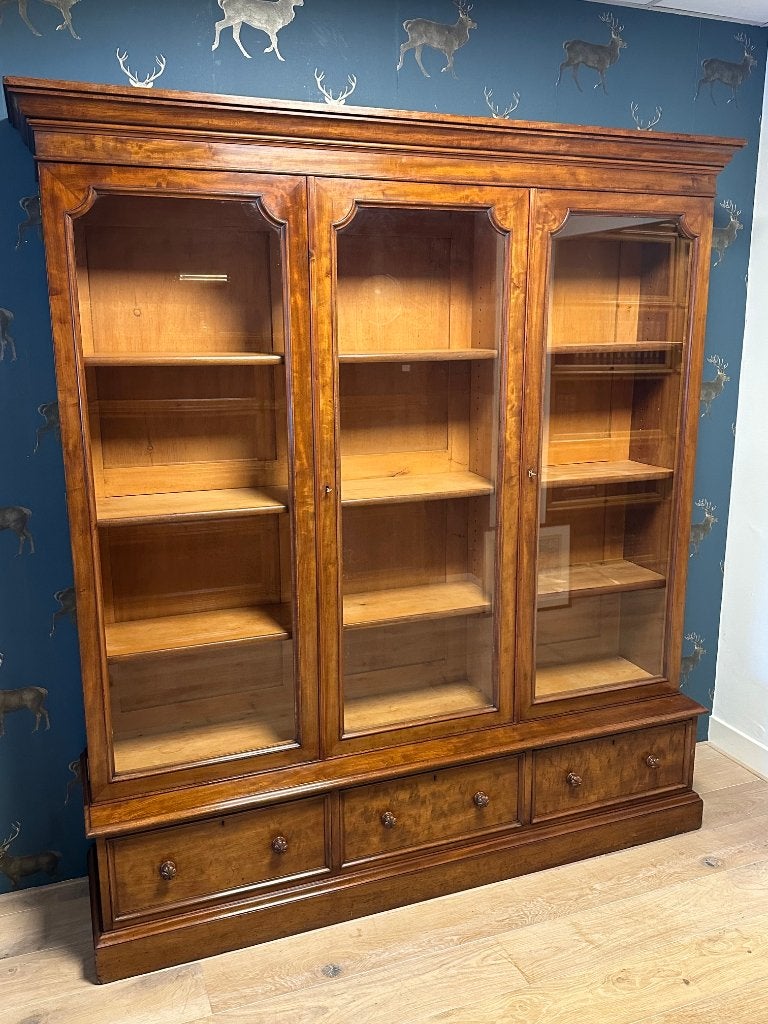 Grote antieke mahoniehouten boekenkast, Envoi