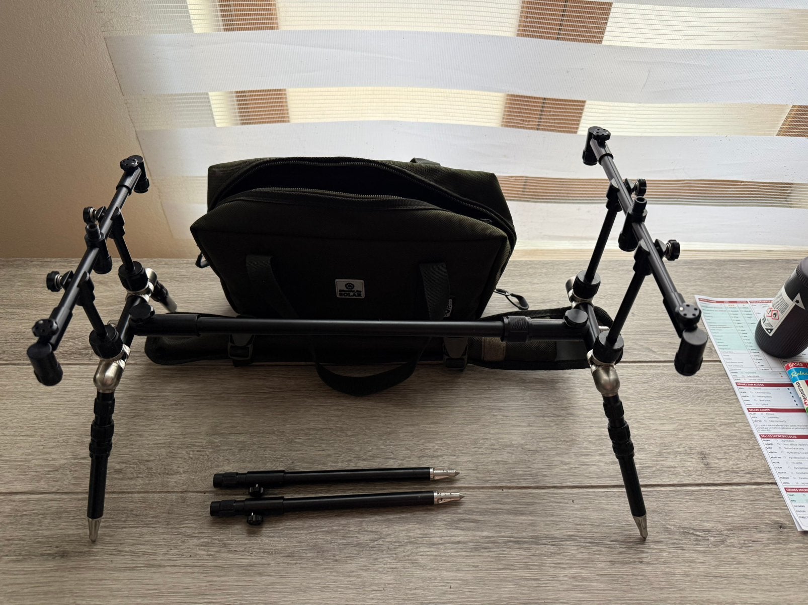 Rod pod solar blacklite, Sports nautiques & Bateaux, Pêche à la ligne | Carpes, Enlèvement, Comme neuf