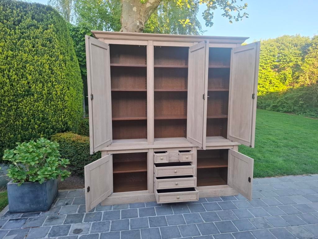 Massief eiken buffetkast. Geluchtgomd., Ophalen of Verzenden