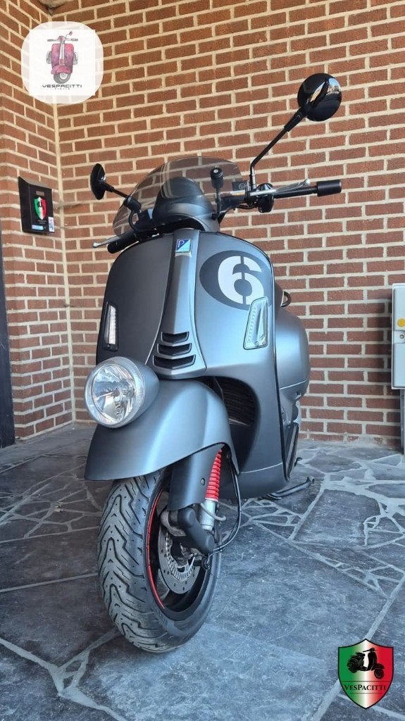 Vespa 300 GTS Sei Giorni (10/2021) TOP PRIJS !!!, Motoren, Ophalen, Gereviseerd