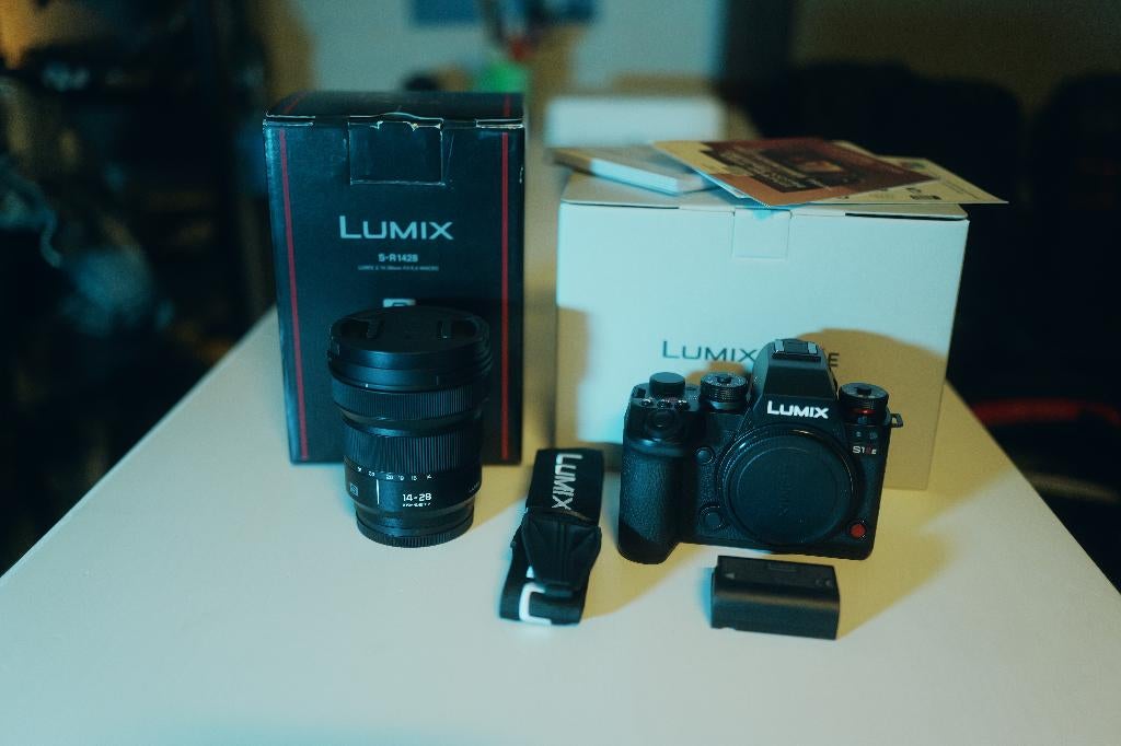 Panasonic Lumix S1iiE + Lumix S-R1428, Audio, Tv en Foto, Fotocamera's Digitaal, Ophalen, Zo goed als nieuw, Canon