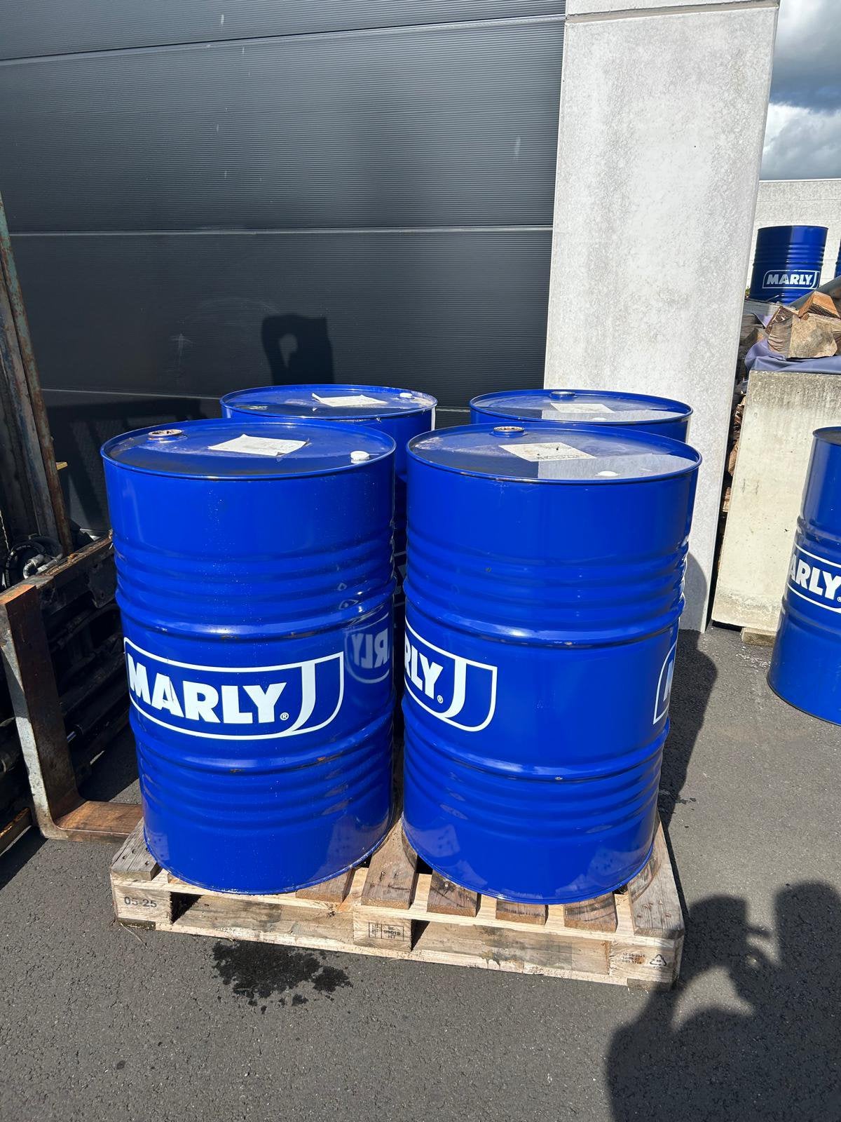 Lege propere olievaten, Ophalen, Gebruikt