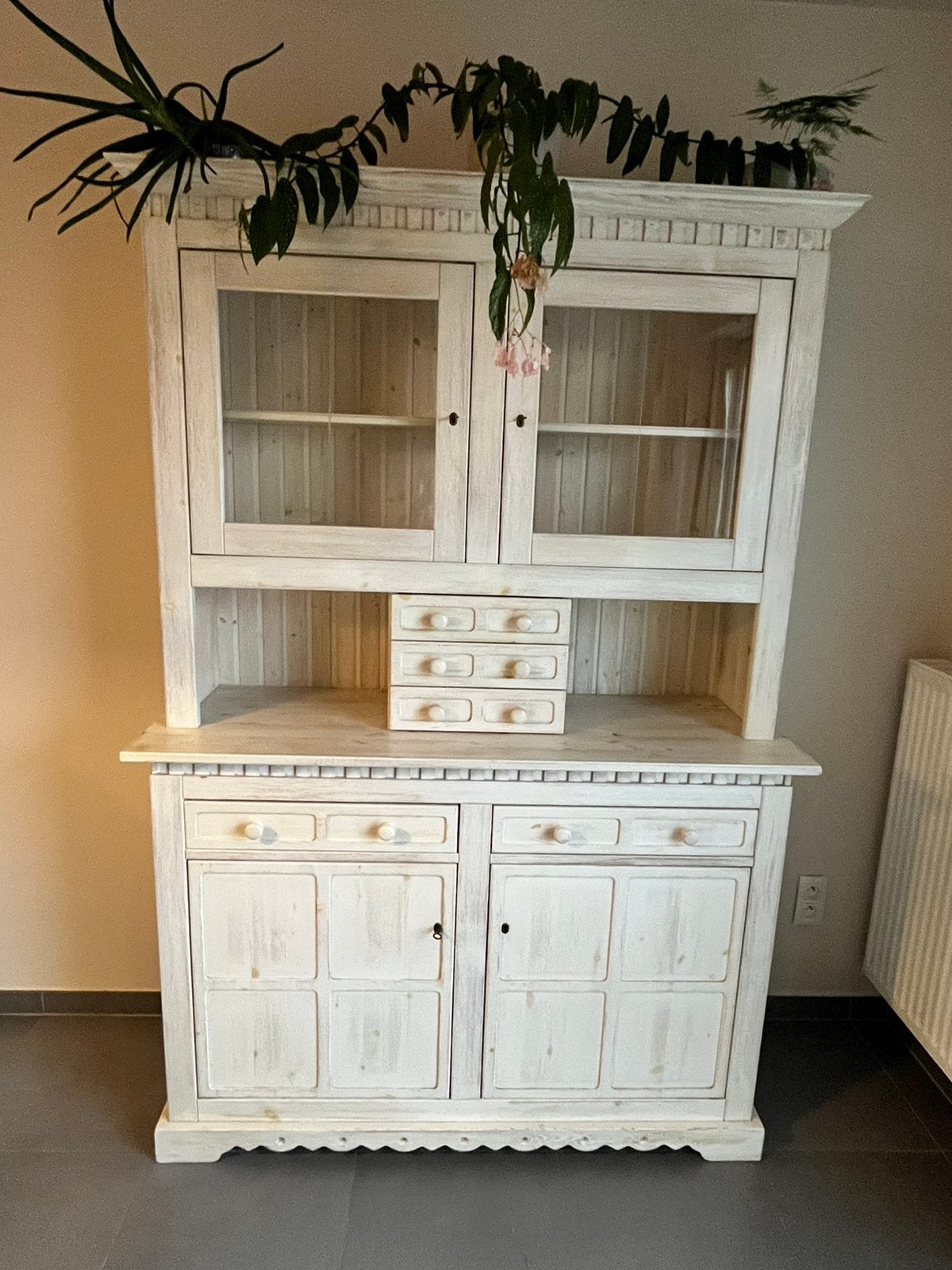 Landelijke witte buffetkast, Huis en Inrichting, Ophalen, 150 tot 200 cm, 25 tot 50 cm, Overige houtsoorten