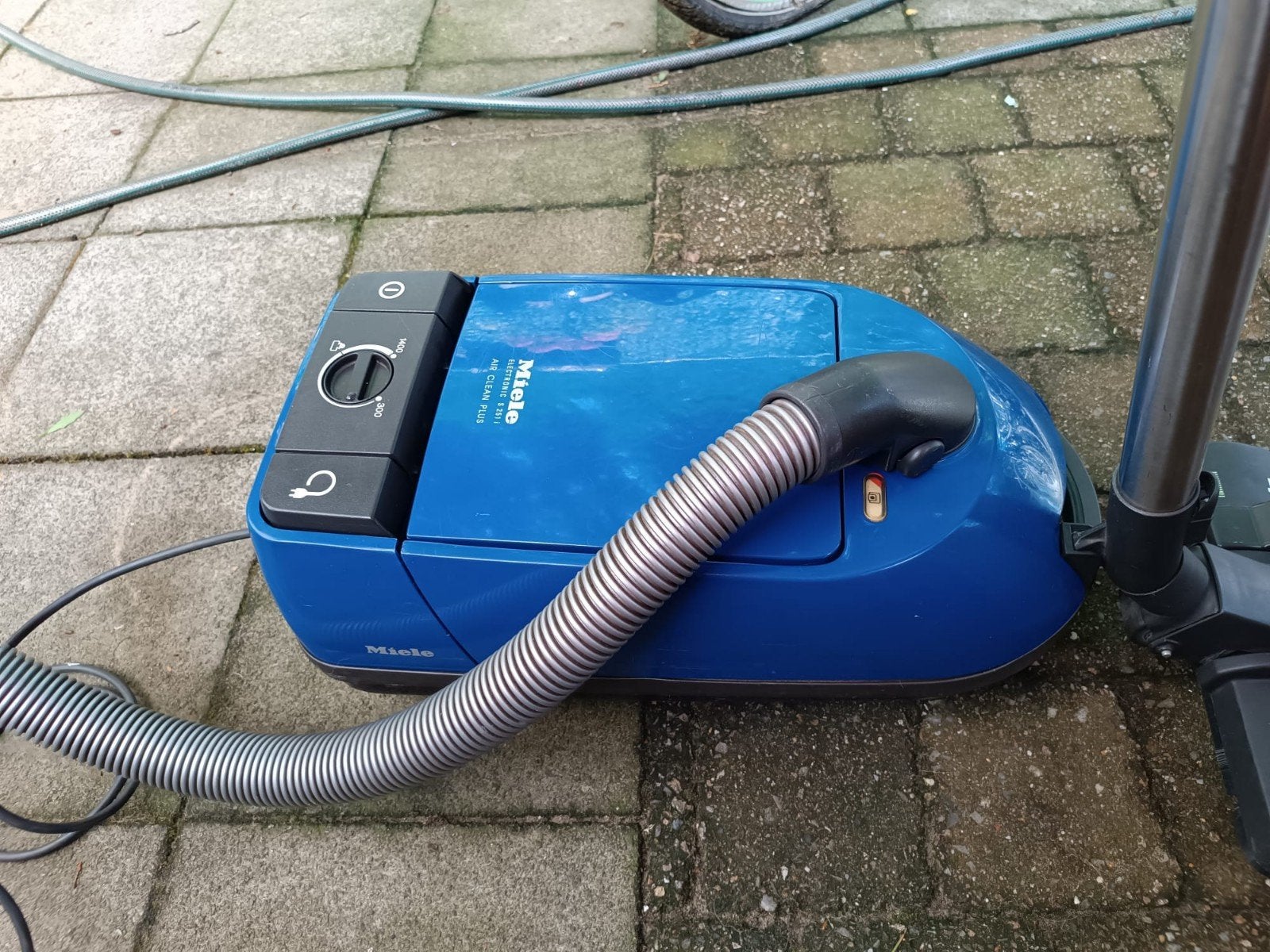 Hele goede stofzuiger van Miele, Ophalen, Miele