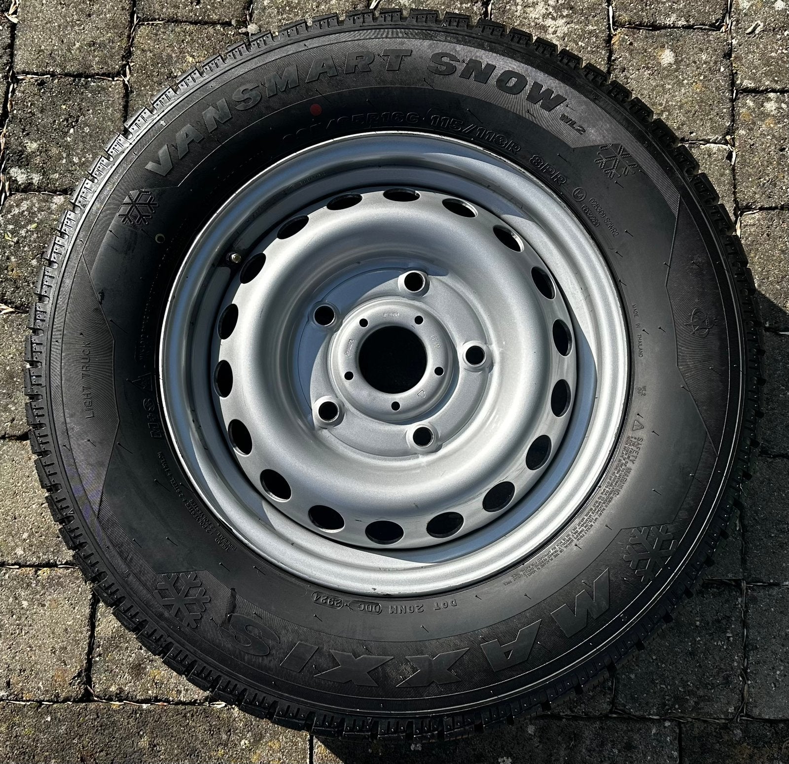 Pneus hiver Maxxis 235/60/16, Neuf, Pneus et Jantes, Pneus hiver, 16 pouces