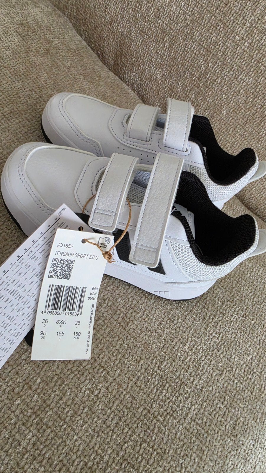 Basket Adidas pour enfants taille 26 Neuve, Enlèvement ou Envoi