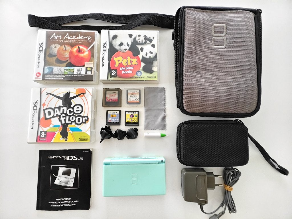 pakket Nintendo DS met games & draagtas, Games en Spelcomputers, Spelcomputers | Nintendo DS, Wit, Ophalen of Verzenden, DS Lite