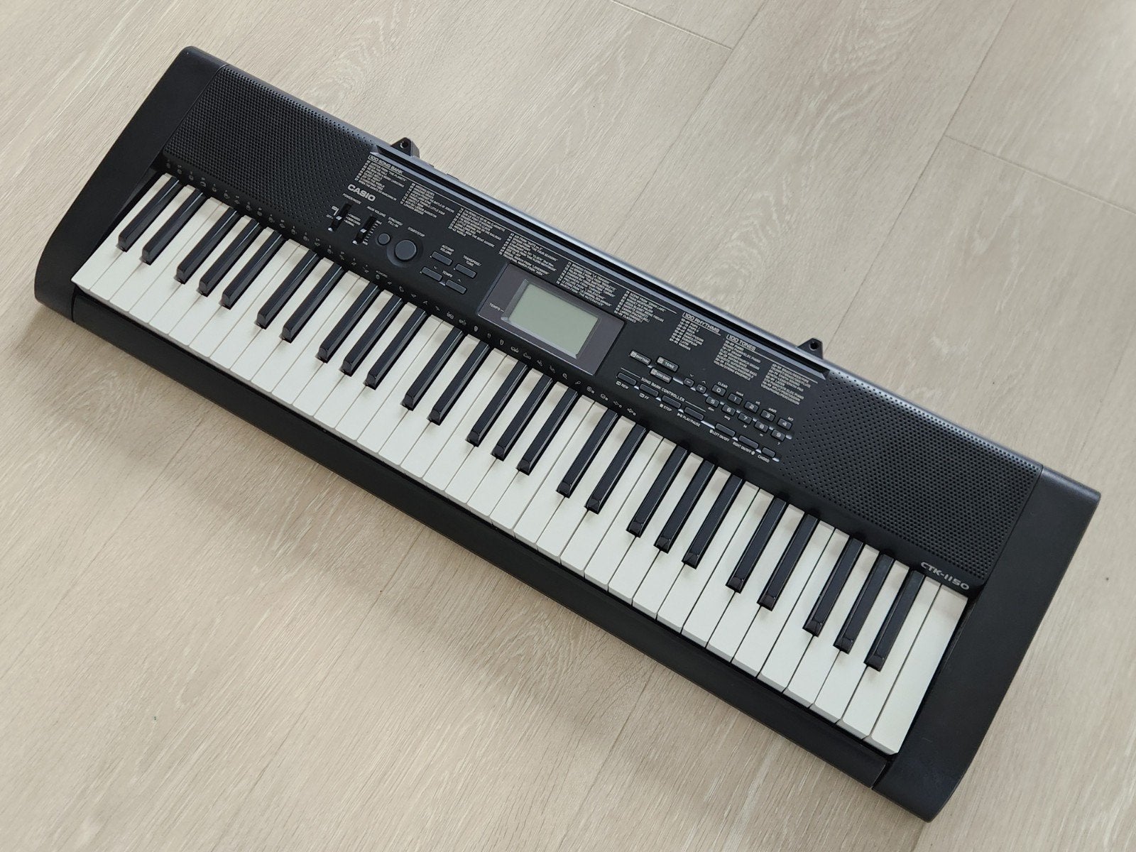 Clavier 5 octaves Casio Complete
Qualité d'une marque renomm, Enlèvement, 61 touches, Casio