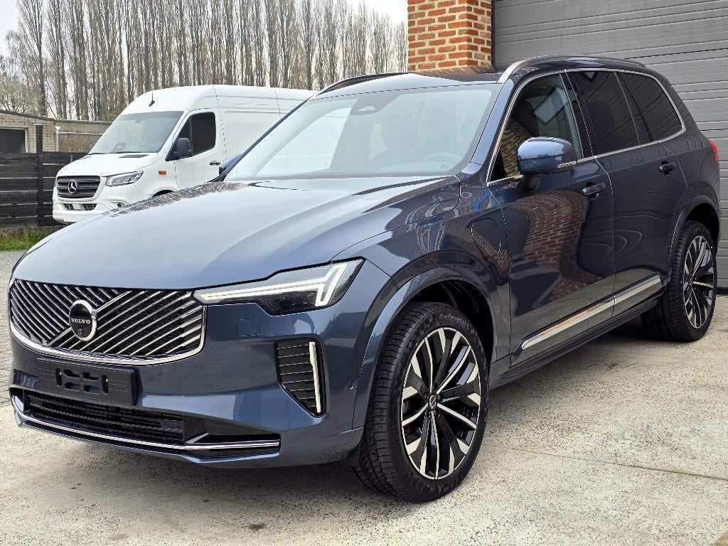 Volvo XC90 T8 - NIEUW 0KM - Plug In Hybride - 455 PK - 7Zits, 32 g/km, Blauw, 7 zetels, Leder