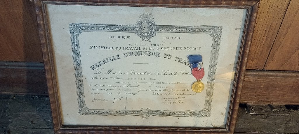 Erecertificaat met zilveren medaille, 41x31, n170, Ophalen of Verzenden