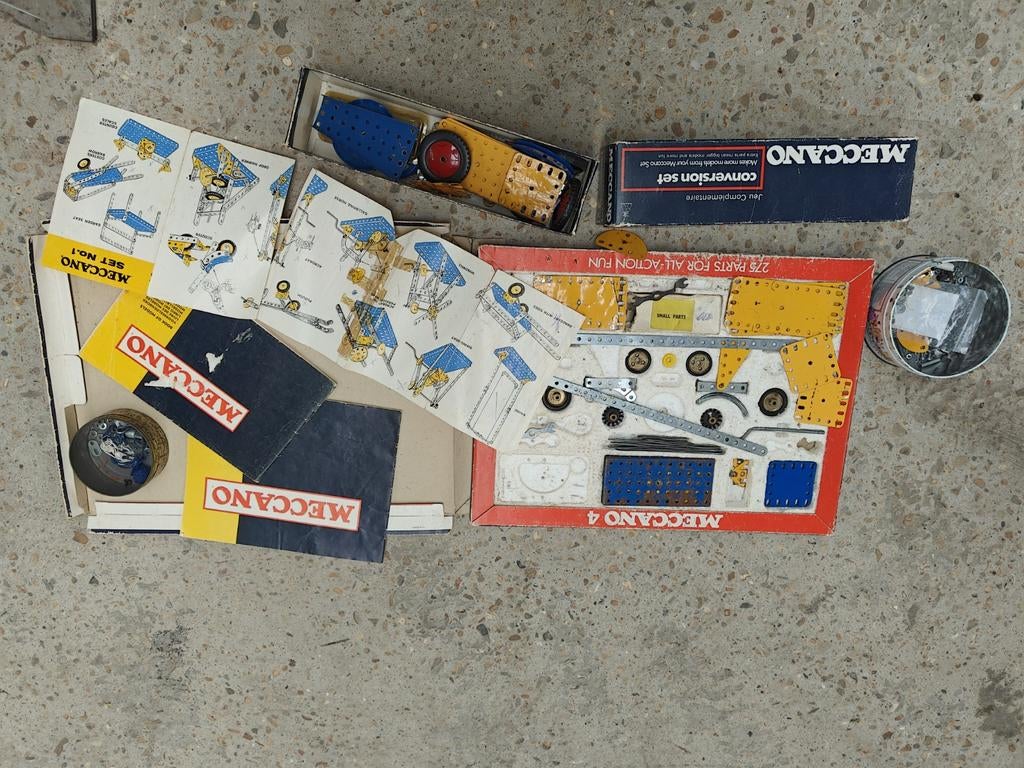 Meccano metaal speelgoed, Ophalen