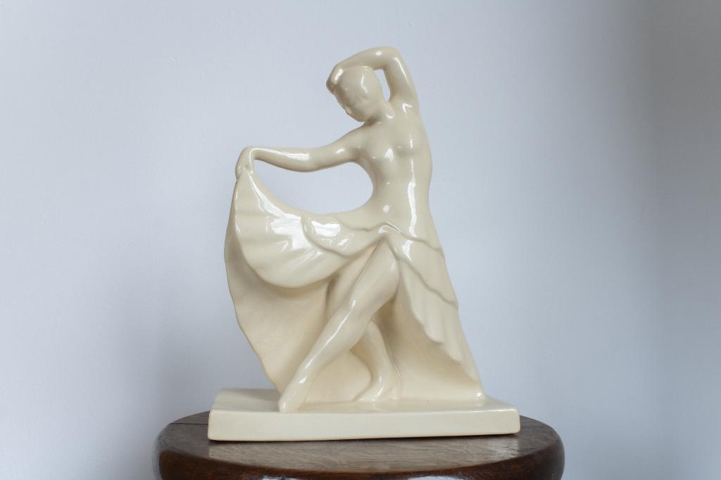 Josephine Baker Statue By Boch, Porcelein Beeld, Antiek en Kunst, Antiek | Keramiek en Aardewerk, Ophalen of Verzenden