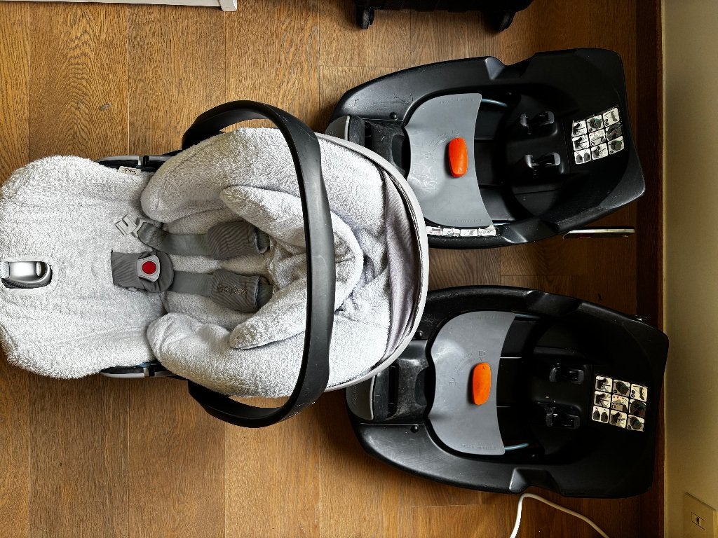 Cybex Cloud Q + 2 ISOFIX Bases + Accessoires, Autres marques, Enlèvement, Utilisé, Protection latérale
