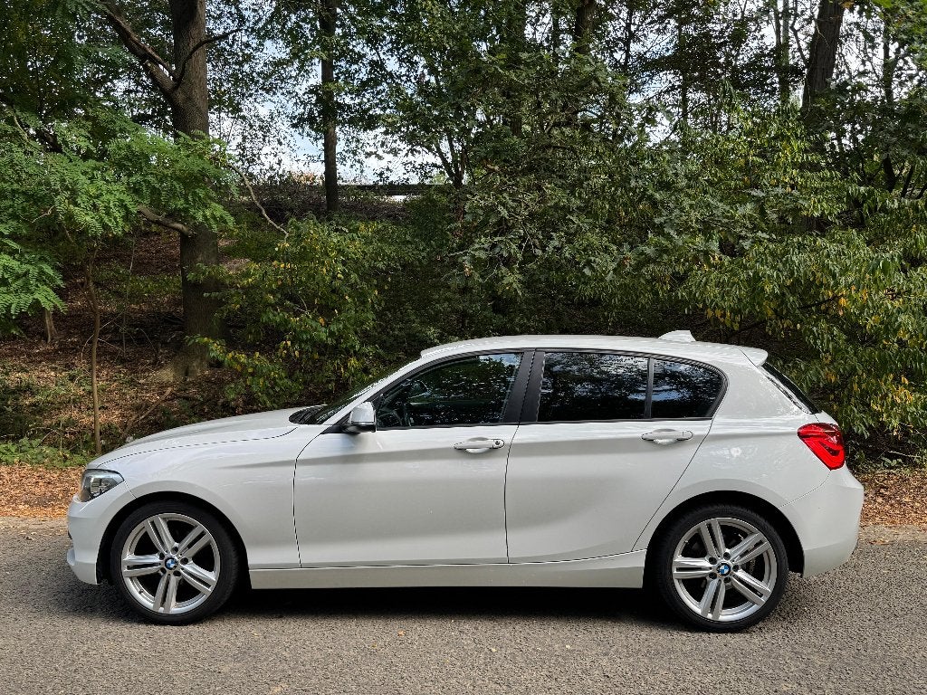 BMW 116i F20 LCI | 5-deurs | Alpinweiss, Autos, Achat, Euro 6, Boîte manuelle, 5 portes