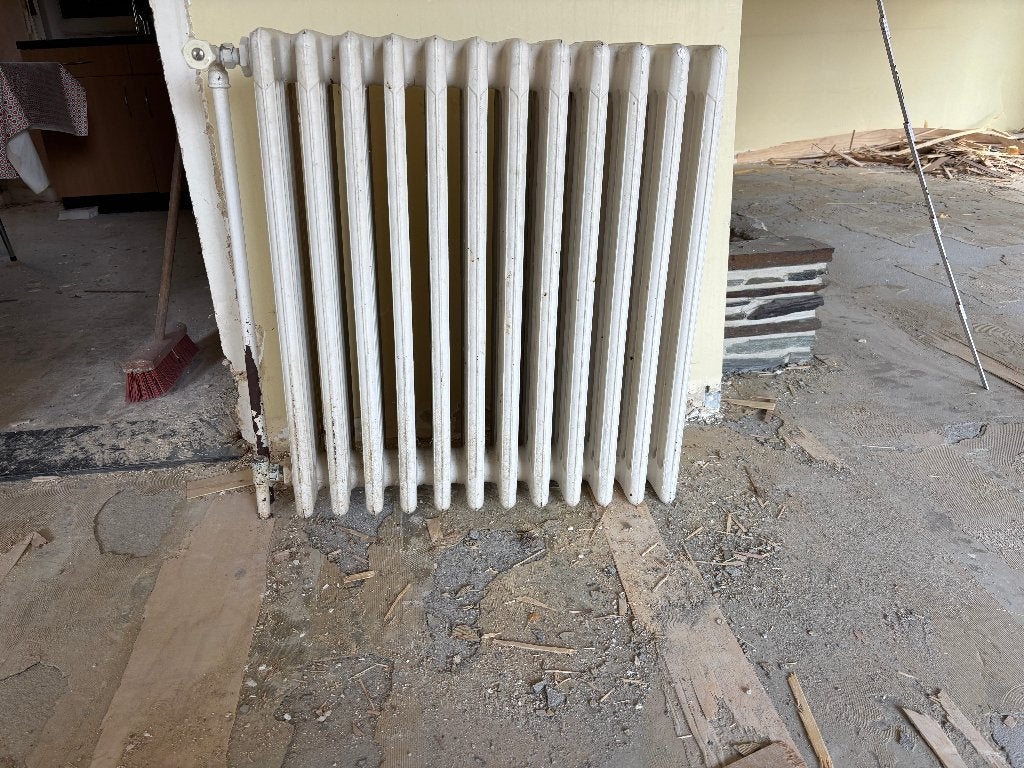 Gietijzeren Radiator – L70 x H72 x D22 cm – 14 Leden, Doe-het-zelf en Bouw, Ophalen, 30 tot 80 cm, Gebruikt, Radiator