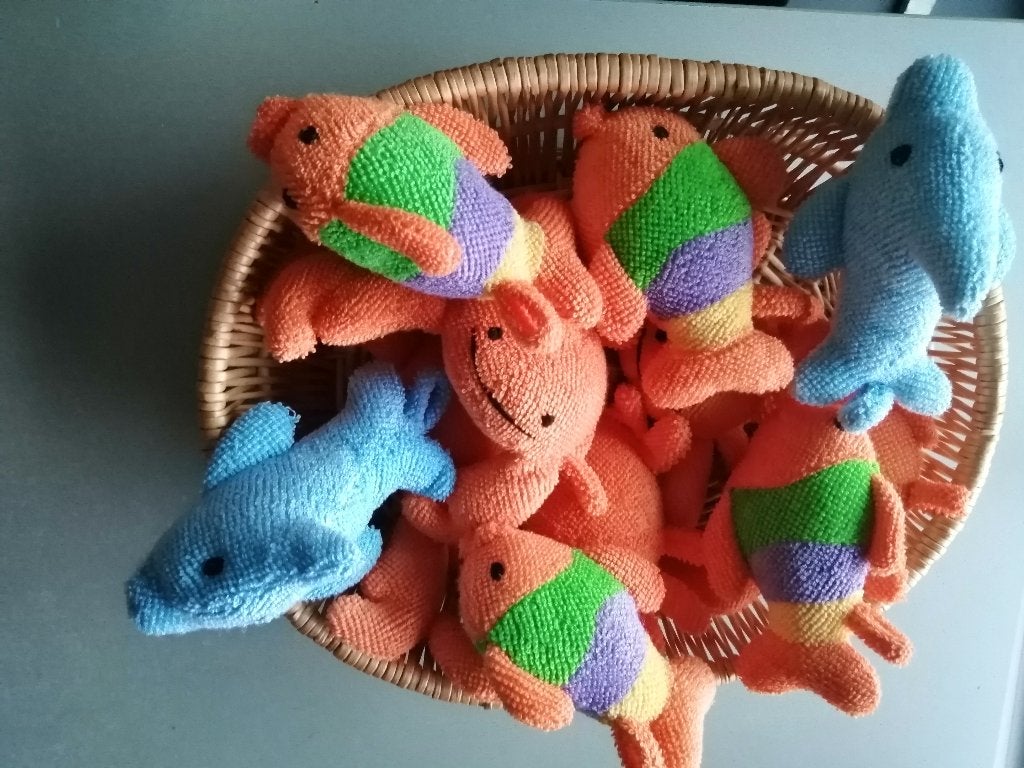 Een mand vol nieuwe knuffels, Enlèvement ou Envoi, Neuf
