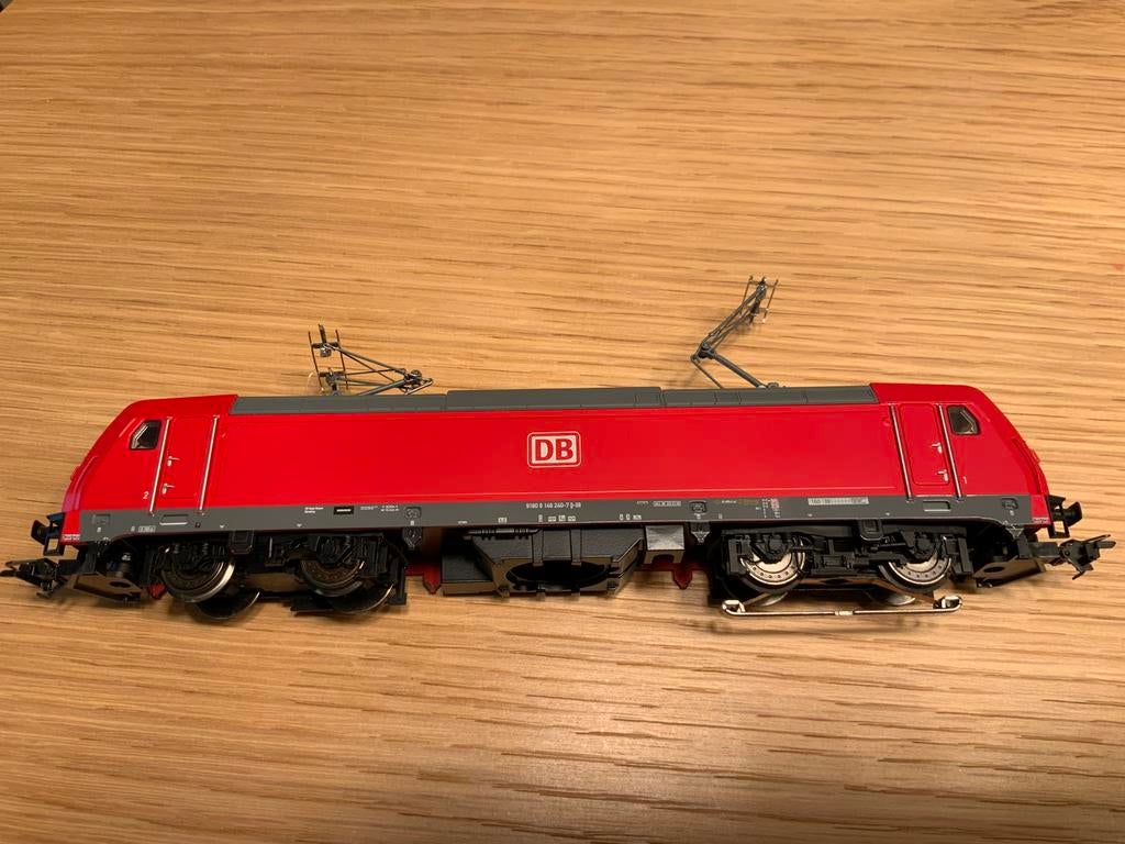 LOCOMOTIVE DIESEL SERIE 218 DB EPOQUE V MFX MARKLIN 36, Enlèvement ou Envoi, Courant alternatif, Comme neuf, Locomotive
