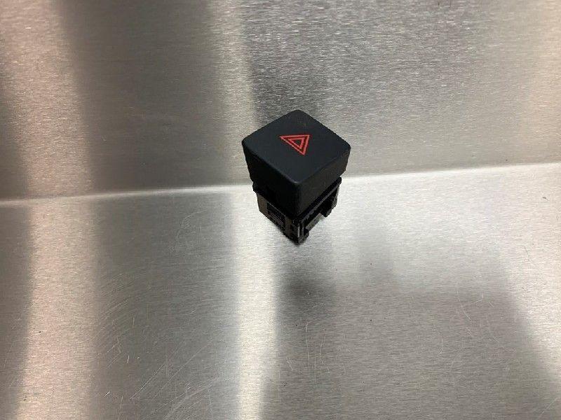 COMMUTATEUR DE FEUX DE DETRESSE Nissan Qashqai (J11), Utilisé, Nissan