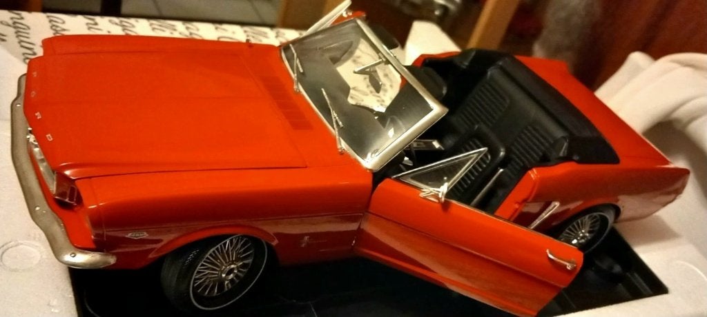 1/12 Ford Mustang Cabriolet Convertible 1964 1/2 ERTL, Enlèvement ou Envoi, Comme neuf, 1:9 à 1:12, Voiture