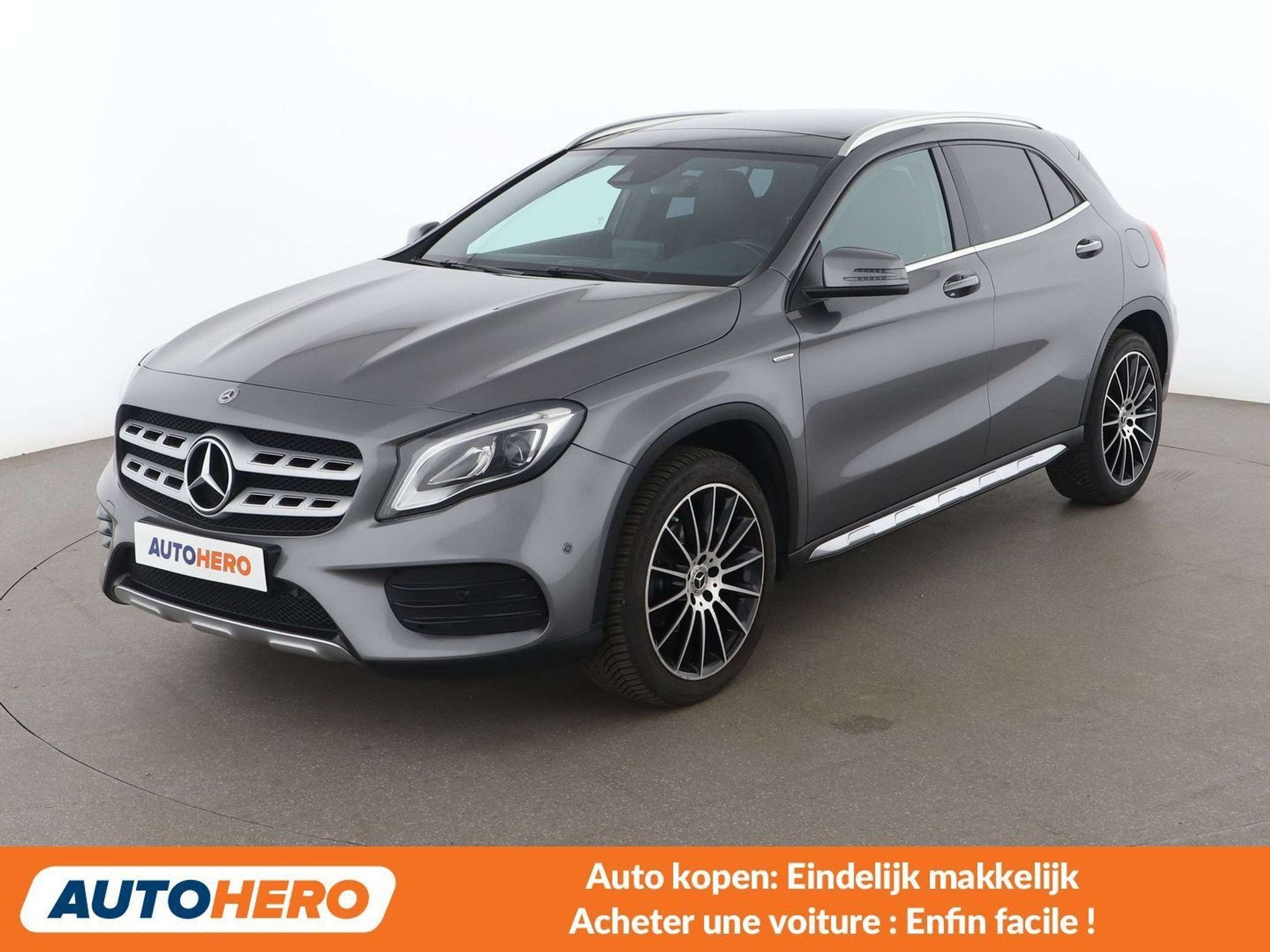 Mercedes-Benz GLA 200 GLA 200 AMG Line (automatique), Autos, Mercedes-Benz, Argent ou Gris, Achat, 156 ch, Noir