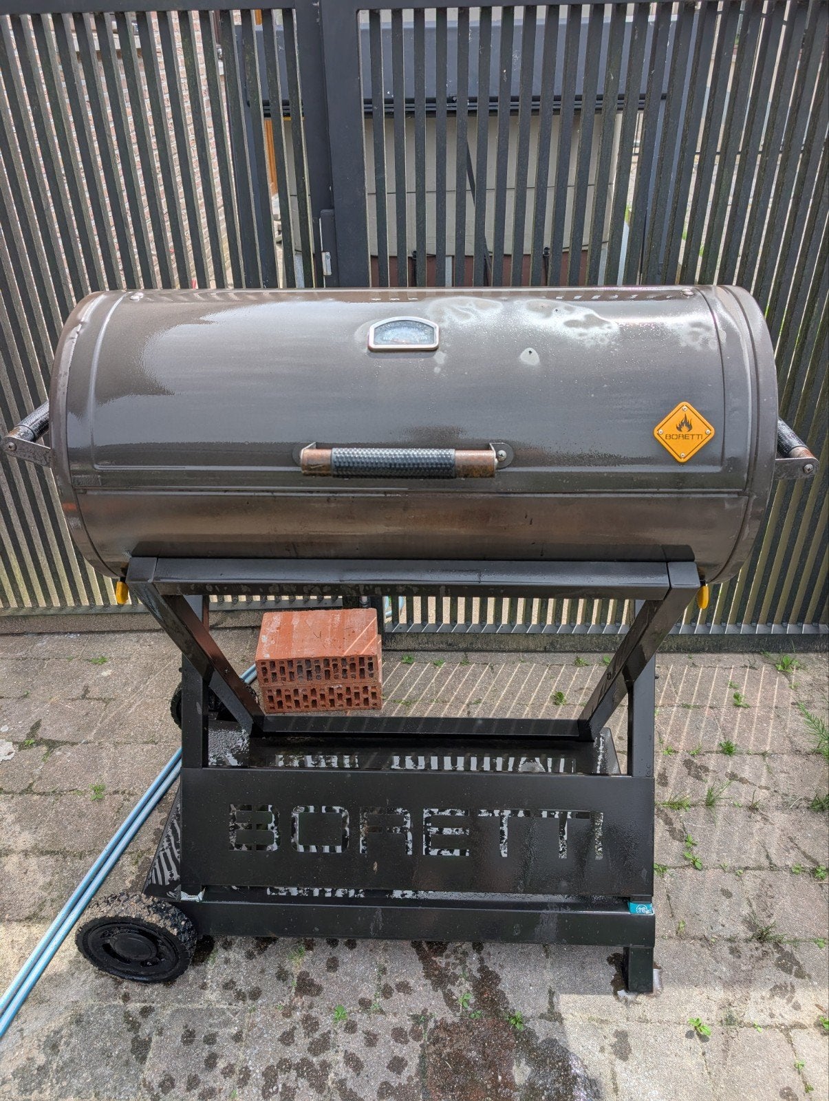 Boretti barilo 2.0 + support roulant plancha et deux grilles