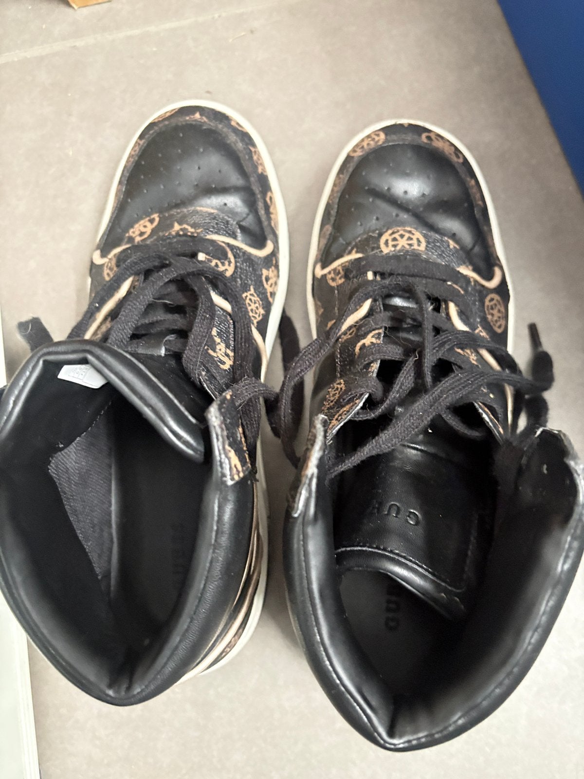 Guess hoge sneaker maat 37, Kleding | Dames, Ophalen, Zo goed als nieuw, Sneakers