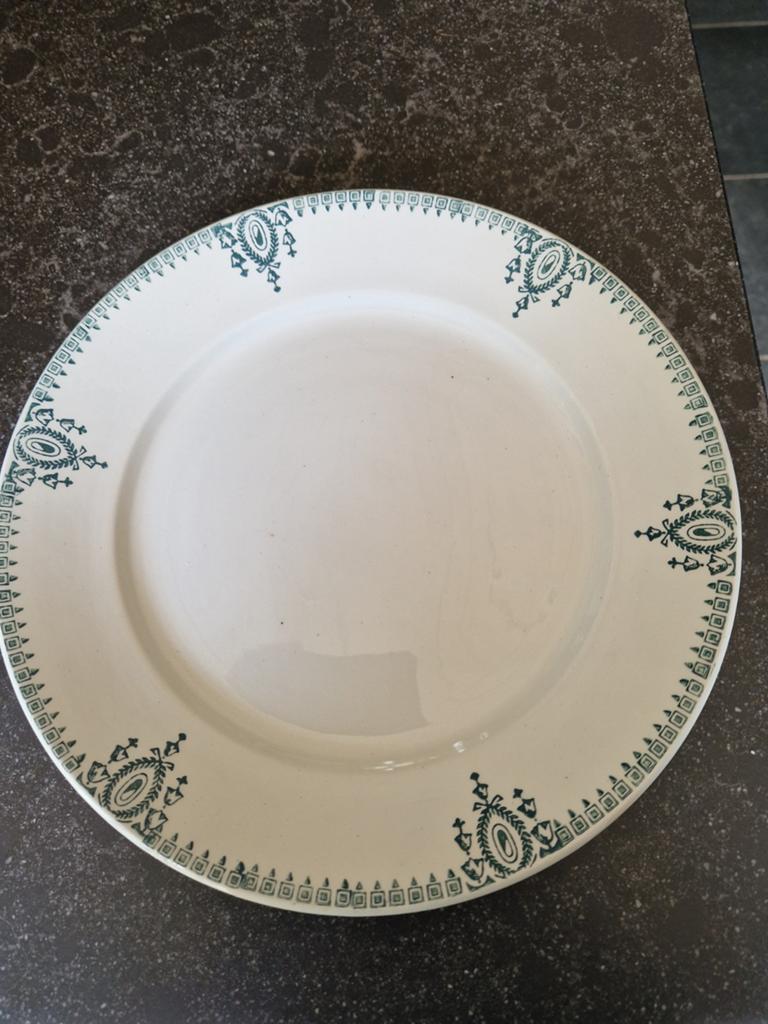 Grande Assiette terre de fer Saint Amand, Enlèvement ou Envoi