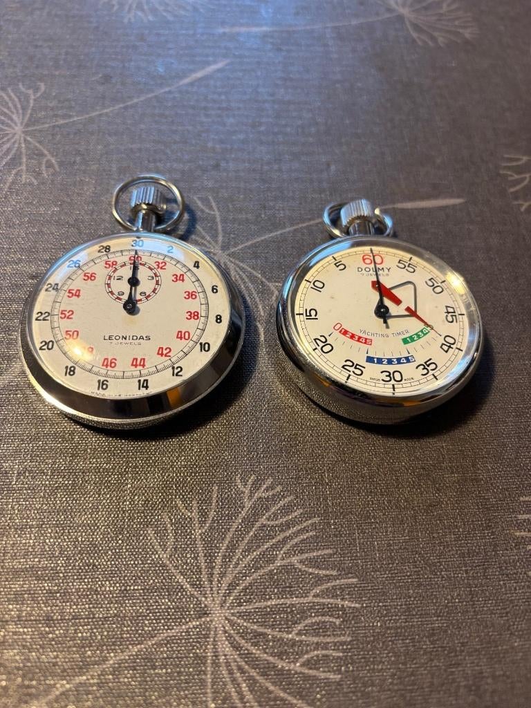 Lot de 2 chronomètres vintage : Léonidas & Dolmy Yachting, Ophalen, Léonidas et Dolmy, Wit, Zo goed als nieuw