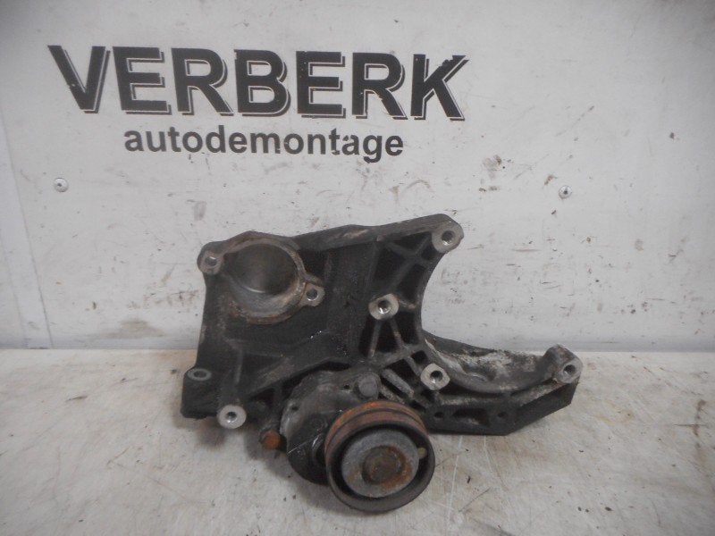 SUPPORT POMPE CLIMATISATION Opel Omega B (25 / 26 / 27), Opel, Opel Automobile GmbH, Utilisé, Kontakt-opel@opel.com