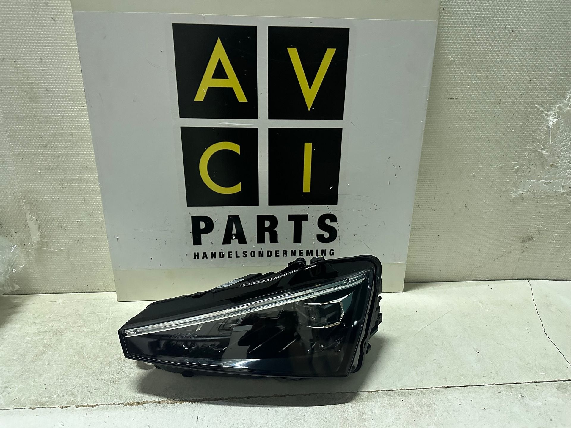 Koplamp Skoda Scala 657 FULL LED 657941015A Links, -, Utilisé, Skoda, -