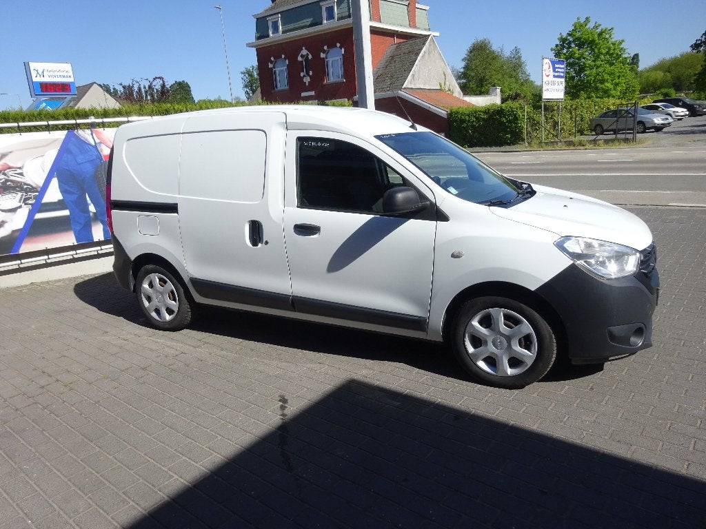 Dacia Dokker 1.5 DCI 55 km met airco navigatie, Auto's, Dacia, Voorwielaandrijving, Stof, 4 cilinders, Wit