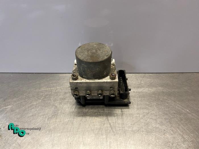 ABS Pomp van een Mitsubishi Colt (Colt 08-), Gebruikt, -, -, Ophalen of Verzenden