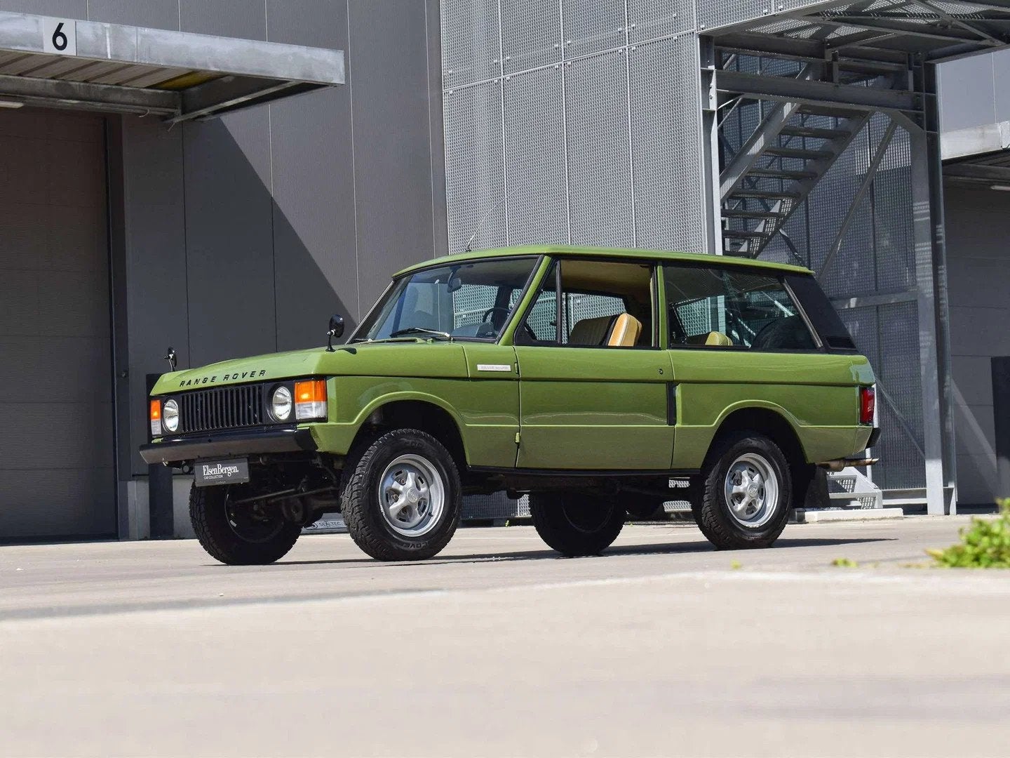 Land Rover Range Rover Classic V8 / Warwick Green / Restored, Autos, Oldtimers & Ancêtres, Achat, Land Rover, Beige, Entreprise