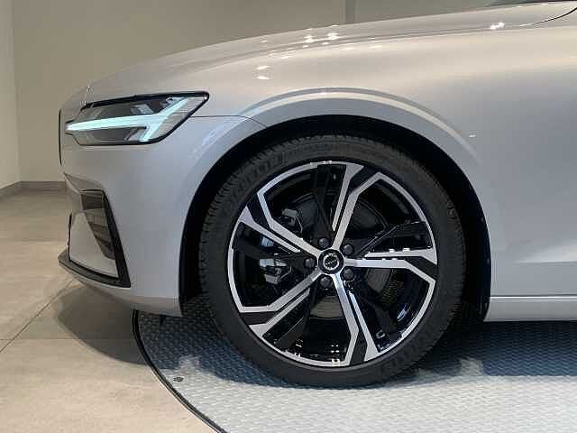 Volvo S60 B4 Plus Dark, Auto's, Volvo, Automaat, Euro 6, 1969 cc, https://public.car-pass.be/vhr/8421a358-e414-46ef-a8de-c687530807a0