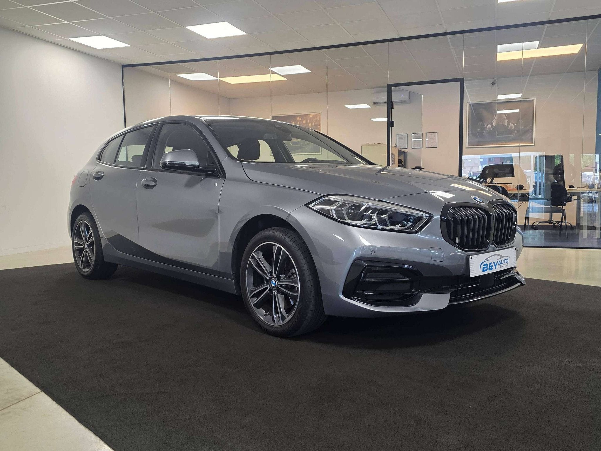 BMW 1 Serie 116 116iA OPF Sport Edition 3jaar BMW garantie, Argent ou Gris, Achat, Entreprise, Noir